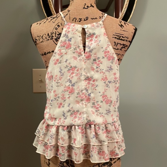 Altar’d State top size small. - Picture 6 of 10